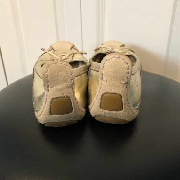 Nine West ballet flat. Gold/cream. Size 7 - Picture 3 of 4